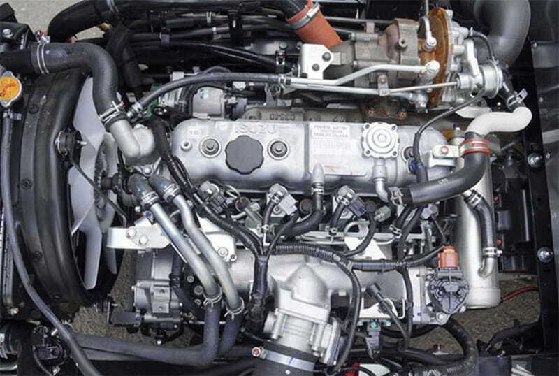 dong-co-xe-tai-isuzu-qkr-210.jpg