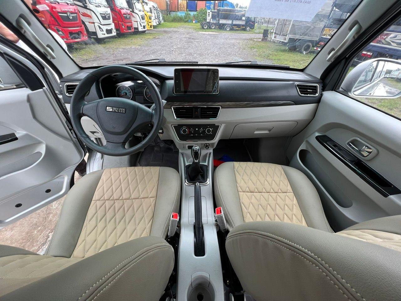 noi-that-xe-tai-van-srm-868-5-cho.jpg