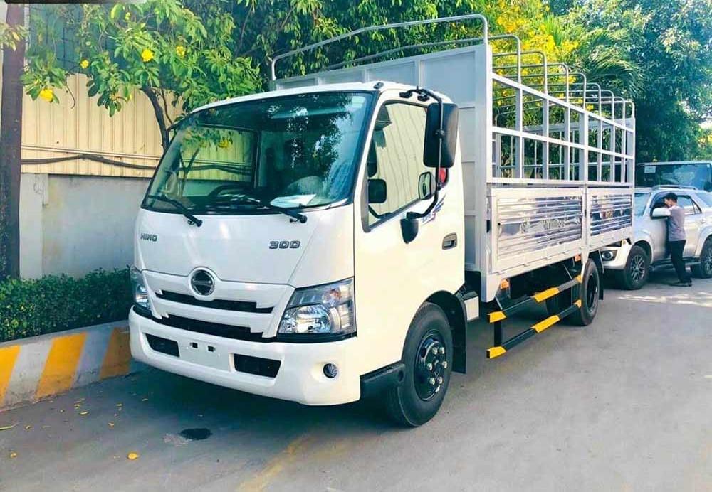So sánh xe tải 2.5 tấn Tera 245sl với xe Hino XZU710L
