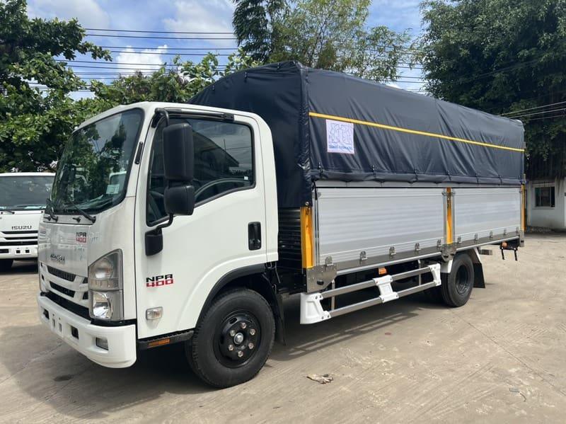 xe-tai-isuzu-npr-400-3-5-tan-thung-mui-bat.jpg