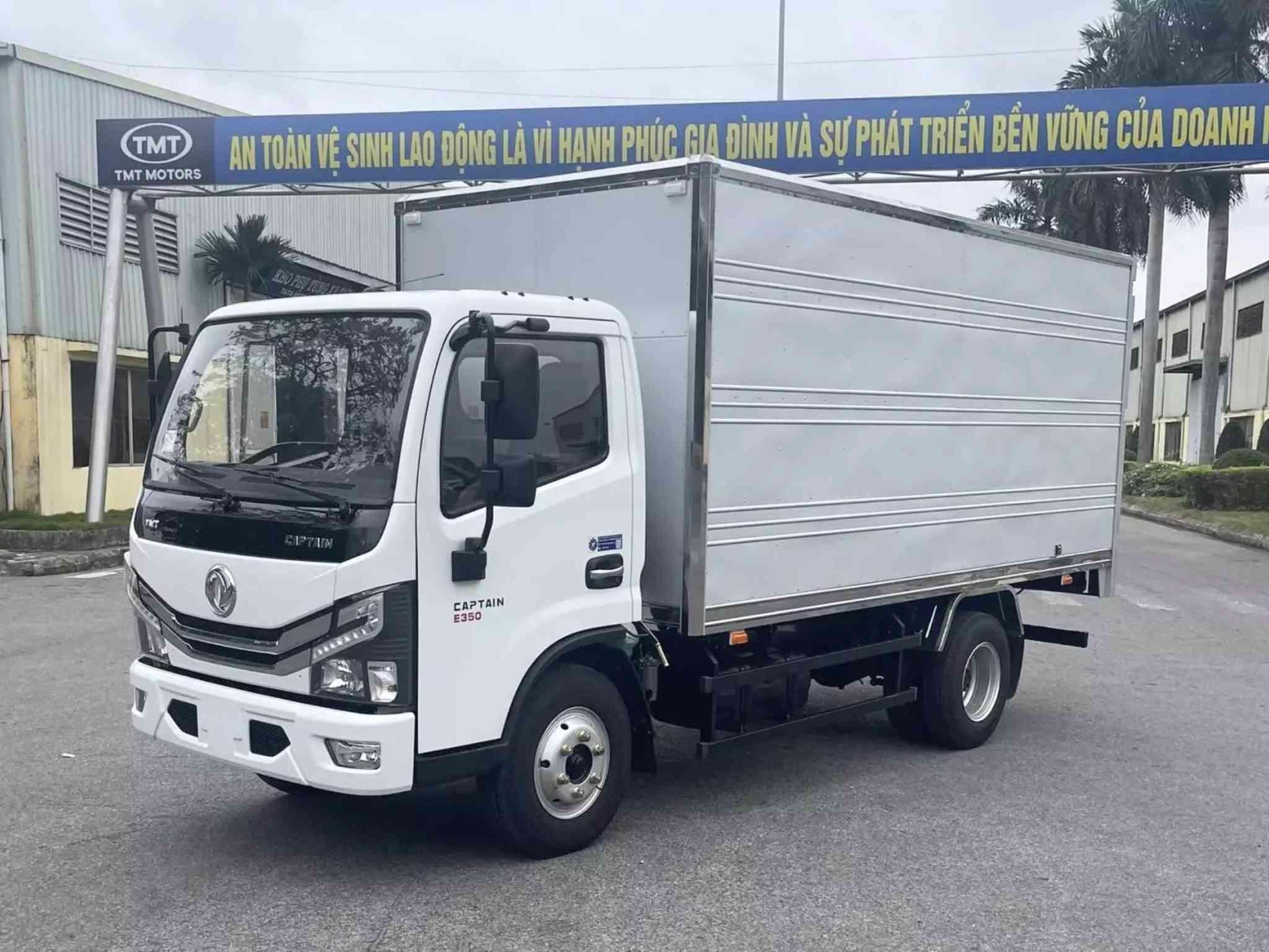 So sánh xe tải 3 tấn rưỡi Tera345sl với TMT Captain E350