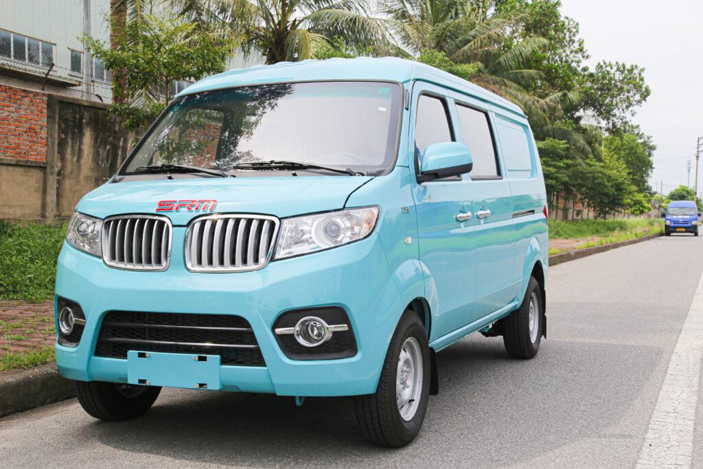 So sánh chi tiết xe tải van 5 chỗ Tera V6 với SRM X30i V5