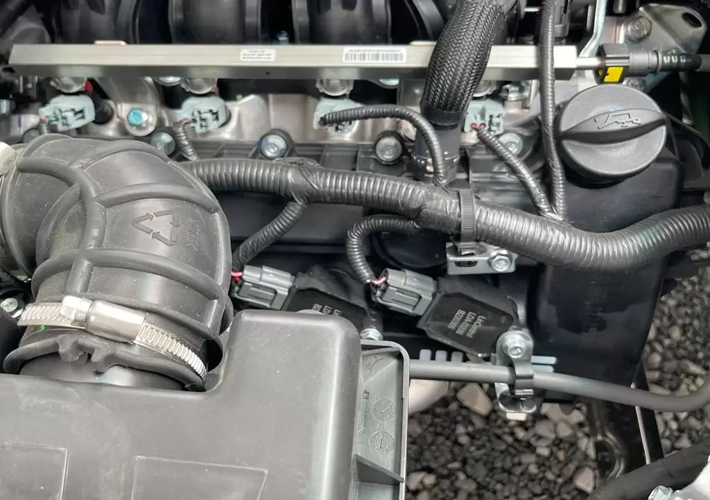 xe-tai-van-srm-x30l-v2-02.webp