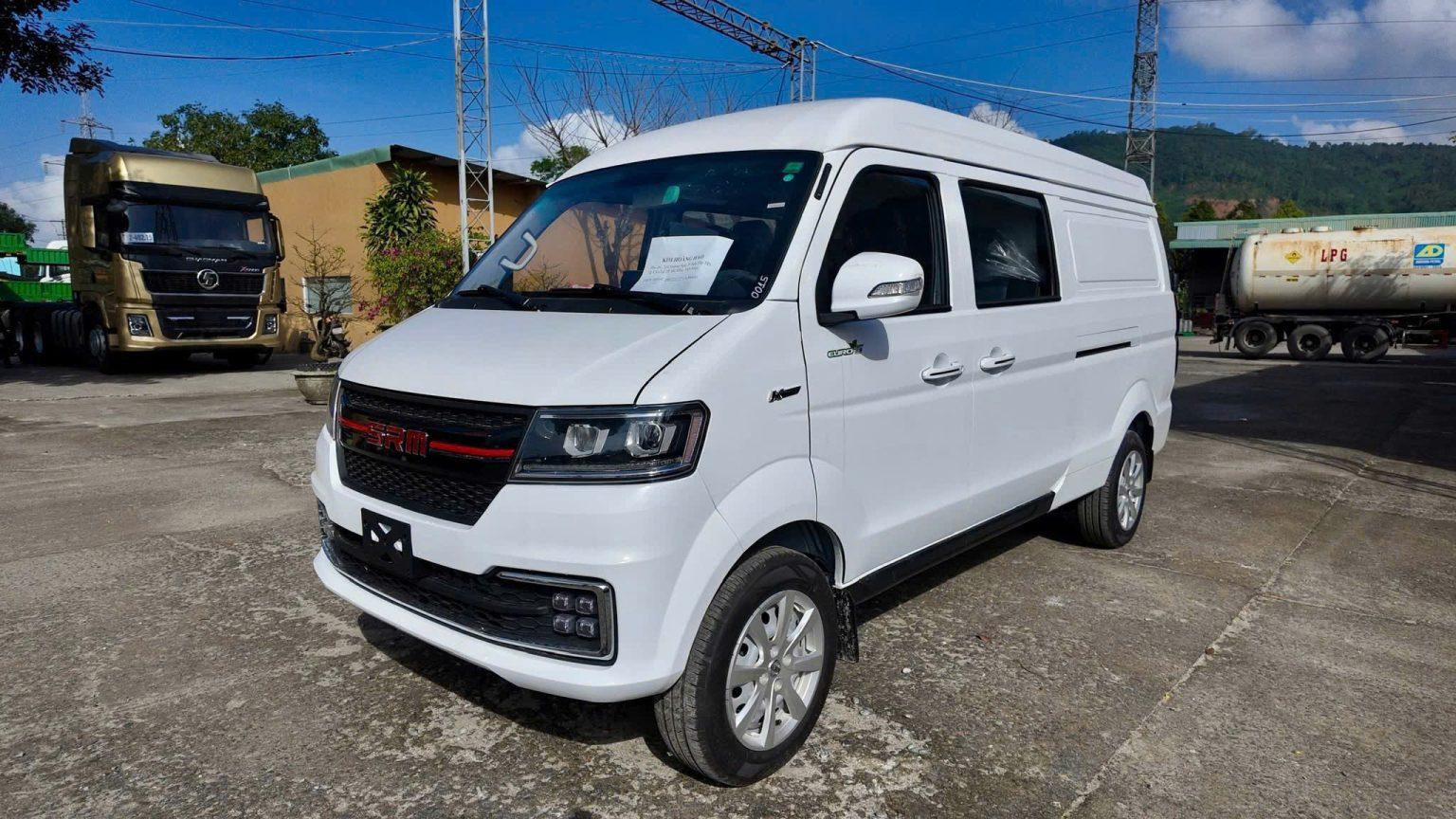 So sánh xe tải van 5 chỗ SRM X30L V5 với Tera V8 5 chỗ