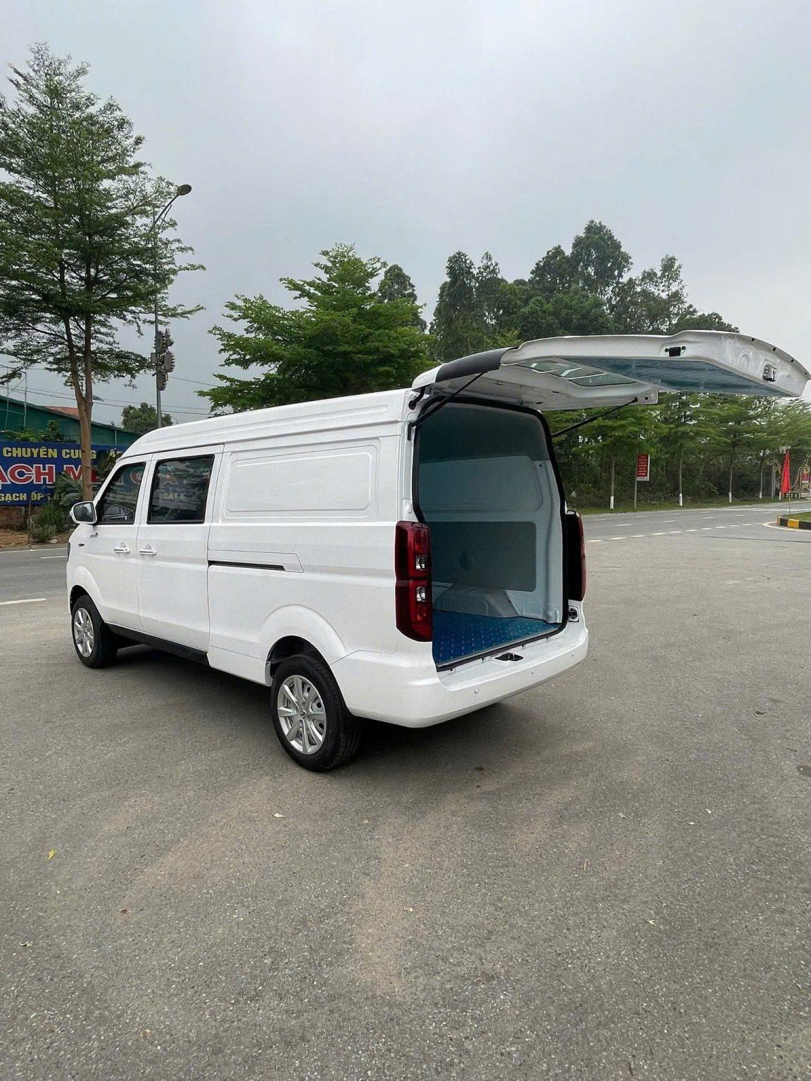 xe-van-srm-x30l-5-cho-760kg-03.jpg